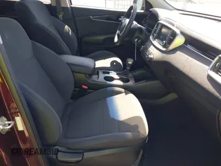 2019 Kia Sorento LX with VIN 5XYPGDA39KG576807, listed as a IAAI auction lot 42063866 with 53,899 mi miles. Bid and sale history available at carsss.com. Image 5.