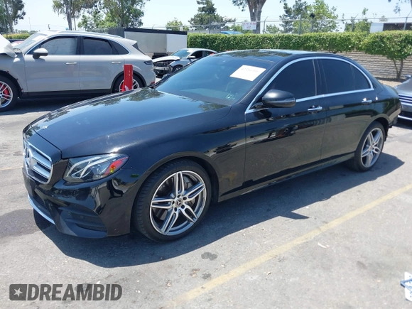 2017 Mercedes-Benz E 300 Luxury z VIN WDDZF4JB6HA116506, wystawiony jako IAAI lot #42316399 z przebiegiem 61 135 mil mil oraz . Historia ofert i sprzedaży dostępna na DreamBid. Obrazek 2.