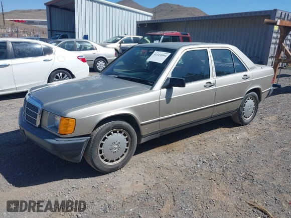 1986 Mercedes-Benz 190 E z VIN WDBDA24D0GF194753, wystawiony jako IAAI lot #42321094 z przebiegiem 135 395 mil mil oraz . Historia ofert i sprzedaży dostępna na DreamBid. Obrazek 2.