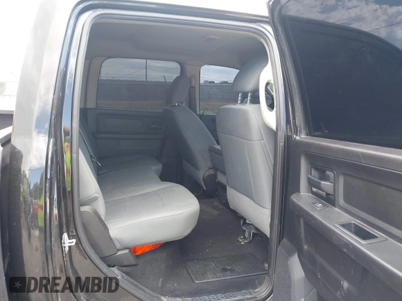 2018 Ram 2500 Tradesman z VIN 3C6UR5CL5JG359438, wystawiony jako IAAI lot #39767267 z przebiegiem 148 103 mil mil oraz . Historia ofert i sprzedaży dostępna na DreamBid. Obrazek 8.
