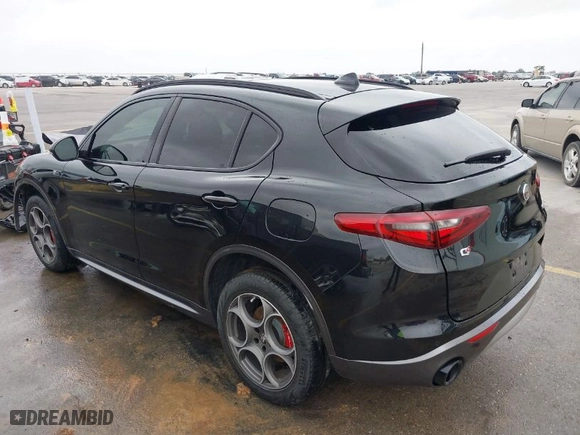 2022 Alfa Romeo Stelvio Ti with VIN ZASPAKBN2N7D38473, listed as a IAAI auction lot 41536179 with 1 mi miles. Bid and sale history available at carsss.com. Image 3.