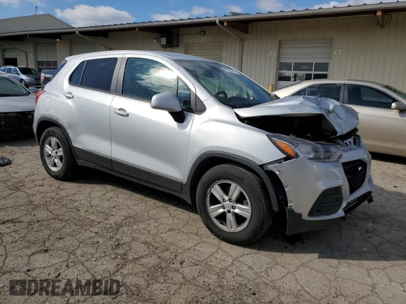 2020 Chevrolet Trax LS with VIN 3GNCJKSB2LL322934, listed as a Copart auction lot 49228295 with 104,391 mi miles and Salvage title. Bid and sale history available at DreamBid. Image 4.