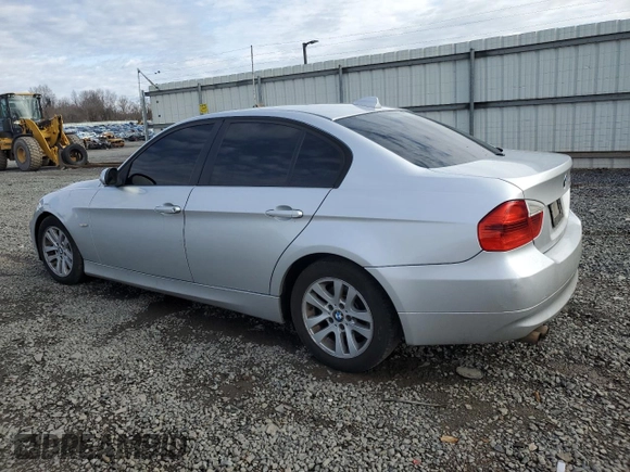 2007 BMW 3 Series 328xi with VIN WBAVC93587KX55997, listed as a Copart auction lot 48160595 with 318,852 mi miles and Salvage Title. Bid and sale history available at carsss.com. Image 2.