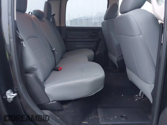 2015 Ram 1500 Express z VIN 1C6RR7KT5FS508403, wystawiony jako IAAI lot #41442816 z przebiegiem 218 136 mil mil oraz . Historia ofert i sprzedaży dostępna na DreamBid. Obrazek 8.