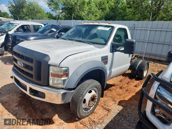 2008 Ford F-450 XL z VIN 1FDXF47R08EE56101, wystawiony jako Copart lot #64378555 z przebiegiem 51 314 mil mil oraz Czysty tytuł • Clean title. Historia ofert i sprzedaży dostępna na DreamBid. Obrazek 1.