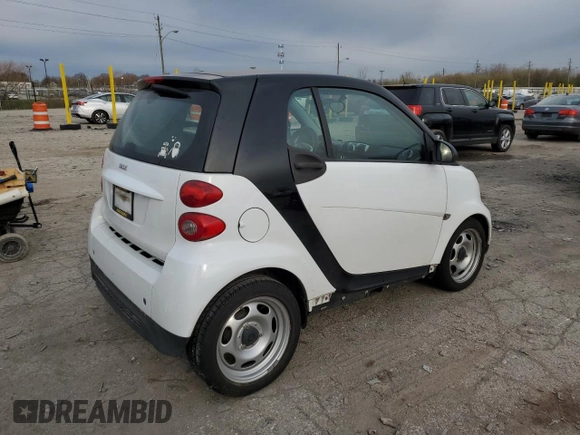 2014 Smart fortwo Pure z VIN WMEEJ3BA0EK757231, wystawiony jako Copart lot #52346105 z przebiegiem 142 976 mil mil oraz Czysty tytuł • Clean title. Historia ofert i sprzedaży dostępna na DreamBid. Obrazek 3.