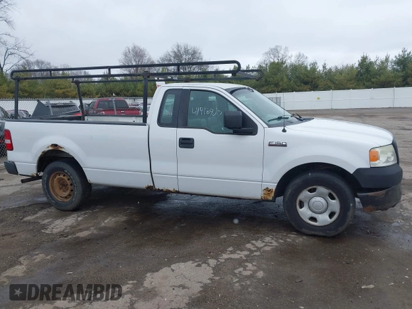 2007 Ford F-150 XL with VIN 1FTRF12207NA87325, listed as a IAAI auction lot 41918907 with 283,681 mi miles. Bid and sale history available at carsss.com. Image 13.