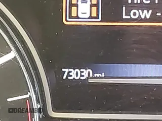2017 Nissan Pathfinder SV z VIN 5N1DR2MM4HC648432, wystawiony jako IAAI lot #41238701 z przebiegiem 73 030 mil mil oraz . Historia ofert i sprzedaży dostępna na DreamBid. Obrazek 16.