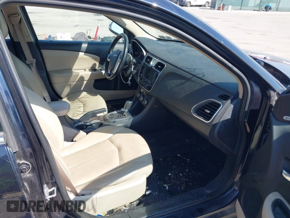 2011 Chrysler 200 Limited with VIN 1C3BC2FG4BN526741, listed as a IAAI auction lot 41714184 with 112,043 mi miles. Bid and sale history available at carsss.com. Image 5.