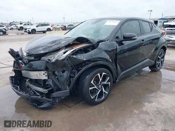 2020 Toyota C-HR LE z VIN JTNKHMBX1L1074377, wystawiony jako IAAI lot #42135672 z przebiegiem 88 846 mil mil oraz . Historia ofert i sprzedaży dostępna na DreamBid. Obrazek 2.