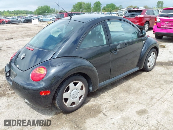 2000 Volkswagen Beetle GLS with VIN 3VWCA21C9YM499921, listed as a IAAI auction lot 42161756 with 74,194 mi miles and . Bid and sale history available at DreamBid. Image 4.