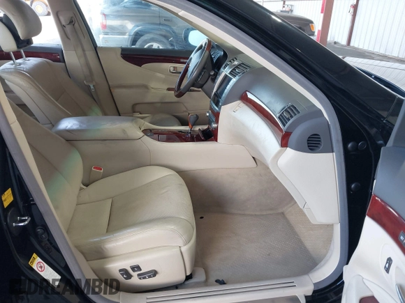 2010 Lexus LS 460 with VIN JTHBL5EF0A5096581, listed as a IAAI auction lot 42119621 with 115,585 mi miles and . Bid and sale history available at DreamBid. Image 5.