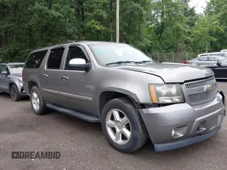 2008 Chevrolet Suburban LTZ with VIN 3GNFK16358G118958, listed as a IAAI auction lot 42622511 with 209,892 mi miles and . Bid and sale history available at DreamBid. Image 1.