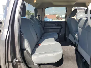2018 Ram 1500 Express z VIN 1C6RR6KT6JS350124, wystawiony jako Copart lot #52628085 z przebiegiem 78 383 mil mil oraz Szkoda całkowita • Salvage title. Historia ofert i sprzedaży dostępna na DreamBid. Obrazek 10.