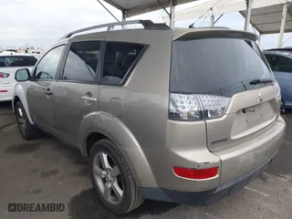 2008 Mitsubishi Outlander XLS with VIN JA4MS41X08Z011693, listed as a IAAI auction lot 42072843 with 288,760 mi miles. Bid and sale history available at carsss.com. Image 3.