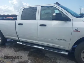 2020 Ram 2500 Tradesman z VIN 3C6UR4HL4LG266478, wystawiony jako IAAI lot #42508474 z przebiegiem 125 048 mil mil oraz . Historia ofert i sprzedaży dostępna na DreamBid. Obrazek 13.