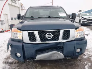 2015 Nissan Titan SV z VIN 1N6AA0ECXFN507260, wystawiony jako IAAI lot #41203612 z przebiegiem 103 000 mil mil oraz . Historia ofert i sprzedaży dostępna na DreamBid. Obrazek 6.