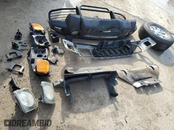 2006 Hummer H3 with VIN 5GTDN136368270240, listed as a Copart auction lot 84197454 with 209,268 mi miles and Salvage Title. Bid and sale history available at DreamBid. Image 13.
