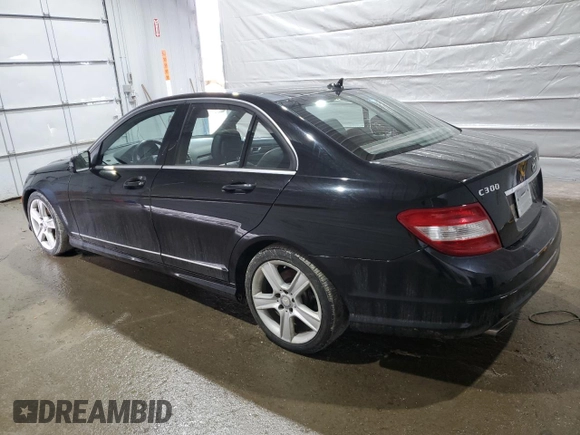 2011 Mercedes-Benz C 300 Sport z VIN WDDGF8BB5BR163628, wystawiony jako Copart lot #47662925 z przebiegiem 101 438 mil mil oraz Szkody całkowita. Historia ofert i sprzedaży dostępna na DreamBid. Obrazek 2.