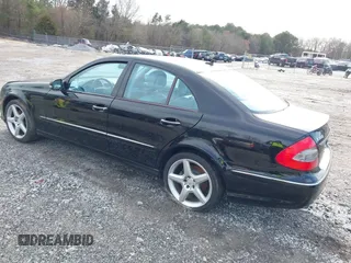 2009 Mercedes-Benz E-Class Luxury 3.5L with VIN WDBUF87X49B423293, listed as a IAAI auction lot 41582775 with 124,297 mi miles. Bid and sale history available at carsss.com. Image 3.