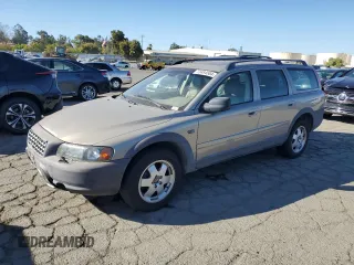 2003 Volvo V70 2.5L Turbo XC70 with VIN YV1SZ59H531108367, listed as a Copart auction lot 73484504 with 186,147 mi miles and Clean Title. Bid and sale history available at carsss.com. Image 1.