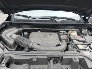 2023 GMC Acadia SLE z VIN 1GKKNRL40PZ216373, wystawiony jako IAAI lot #41977638 z przebiegiem 16 470 mil mil oraz . Historia ofert i sprzedaży dostępna na DreamBid. Obrazek 10.