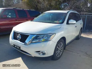 2015 Nissan Pathfinder Platinum with VIN 5N1AR2MN7FC631987, listed as a IAAI auction lot 41736780 with 201,142 mi miles. Bid and sale history available at carsss.com. Image 2.