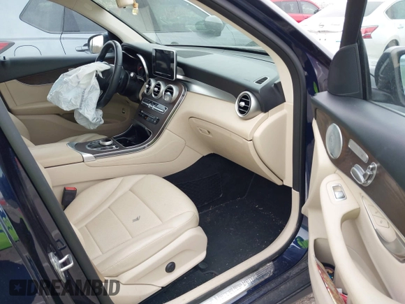 2019 Mercedes-Benz GLC 300 z VIN WDC0G4KB6KV169649, wystawiony jako IAAI lot #41930356 z przebiegiem 68 376 mil mil oraz . Historia ofert i sprzedaży dostępna na DreamBid. Obrazek 5.