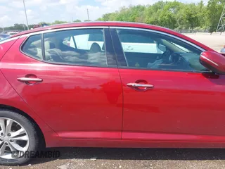 2012 Kia Optima EX z VIN 5XXGN4A77CG008747, wystawiony jako IAAI lot #42202927 z przebiegiem 221 322 mil mil oraz . Historia ofert i sprzedaży dostępna na DreamBid. Obrazek 13.