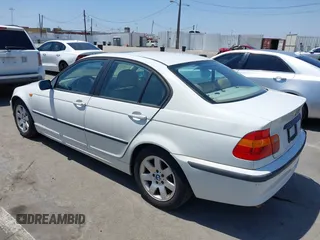2005 BMW 3 Series 325i with VIN WBAET37475NH06710, listed as a IAAI auction lot 42581829 with 189,453 mi miles and . Bid and sale history available at DreamBid. Image 3.