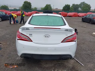 2015 Hyundai Genesis Coupe R-Spec with VIN KMHHU6KJ3FU125152, listed as a IAAI auction lot 42457798 with 159,477 mi miles and . Bid and sale history available at DreamBid. Image 17.