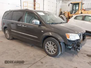 2014 Chrysler Town & Country Touring L 30th Anniversary z VIN 2C4RC1CG5ER310462, wystawiony jako IAAI lot #42123534 z przebiegiem 178 697 mil mil oraz . Historia ofert i sprzedaży dostępna na DreamBid. Obrazek 1.