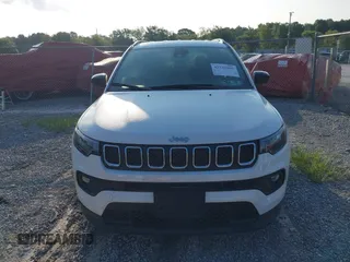 2024 Jeep Compass Latitude with VIN 3C4NJDBN5RT607238, listed as a IAAI auction lot 42732895 with 43,063 mi miles and . Bid and sale history available at DreamBid. Image 12.