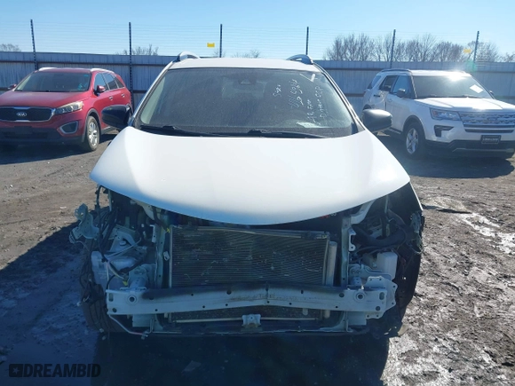 2017 Toyota RAV4 LE with VIN JTMZFREV8HJ111318, listed as a IAAI auction lot 41649660 with 117,018 mi miles. Bid and sale history available at carsss.com. Image 12.