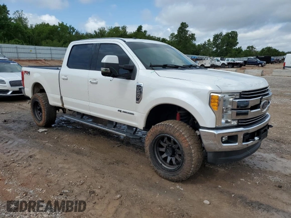 2017 Ford F-250 Lariat z VIN 1FT7W2BT2HEC77098, wystawiony jako Copart lot #57896595 z przebiegiem 142 254 mil mil oraz Szkoda całkowita • Salvage title. Historia ofert i sprzedaży dostępna na DreamBid. Obrazek 4.