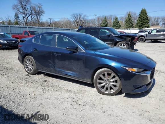 2020 Mazda 3 Select z VIN 3MZBPBCM1LM130835, wystawiony jako Copart lot #61848515 z przebiegiem 31 637 mil mil oraz Nie do naprawy • Non repairable. Historia ofert i sprzedaży dostępna na DreamBid. Obrazek 4.