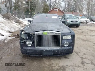 2007 Rolls-Royce Phantom z VIN SCA1S68517UX08396, wystawiony jako IAAI lot #41722895 z przebiegiem Nie podano mil oraz . Historia ofert i sprzedaży dostępna na DreamBid. Obrazek 12.