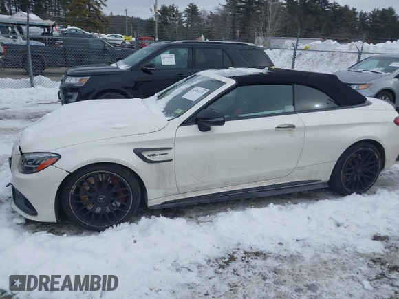 2019 Mercedes-Benz C 63 S AMG with VIN WDDWK8HB6KF926434, listed as a IAAI auction lot 41521120 with 87,095 mi miles and . Bid and sale history available at carsss.com. Image 14.