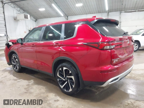 2023 Mitsubishi Outlander SE z VIN JA4J4UA86PZ048784, wystawiony jako IAAI lot #42133838 z przebiegiem 10 680 mil mil oraz . Historia ofert i sprzedaży dostępna na DreamBid. Obrazek 3.