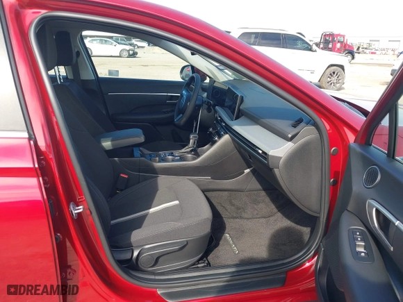 2025 Hyundai Sonata SE with VIN KMHL24JA8SA434505, listed as a IAAI auction lot 41337491 with 4,003 mi miles. Bid and sale history available at carsss.com. Image 5.