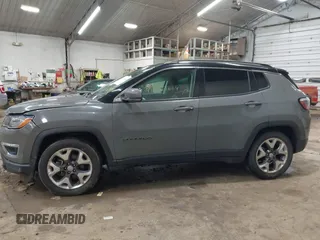 2020 Jeep Compass Limited z VIN 3C4NJCCB9LT108111, wystawiony jako IAAI lot #42369664 z przebiegiem 83 355 mil mil oraz . Historia ofert i sprzedaży dostępna na DreamBid. Obrazek 14.