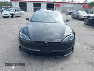 2023 Tesla Model S с VIN 5YJSA1E59PF502078, выставлен на аукционе IAAI как лот 41766041 с пробегом 26 546 миль миль и . История ставок и продаж доступна на DreamBid. Изображение 6.