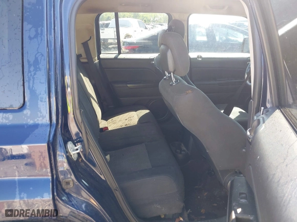 2016 Jeep Patriot Sport with VIN 1C4NJPBBXGD676520, listed as a IAAI auction lot 41969854 with 184,945 mi miles. Bid and sale history available at carsss.com. Image 8.