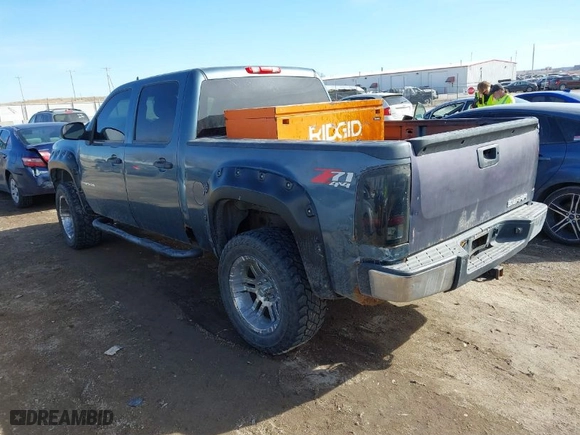 2008 GMC Sierra 1500 Work Truck with VIN 2GTEK13M281154777, listed as a IAAI auction lot 41672542 with 200,212 mi miles. Bid and sale history available at carsss.com. Image 3.