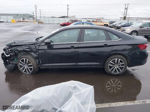 2025 Volkswagen Jetta SE with VIN 3VW7X7BU4SM006769, listed as a IAAI auction lot 41594239 with 11,598 mi miles. Bid and sale history available at carsss.com. Image 14.