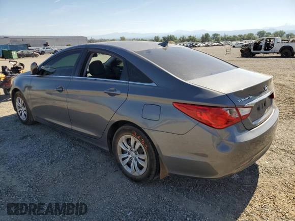 2013 Hyundai Sonata GLS z VIN 5NPEB4AC4DH585156, wystawiony jako Copart lot #58865225 z przebiegiem 142 382 mil mil oraz Szkoda całkowita • Salvage title. Historia ofert i sprzedaży dostępna na DreamBid. Obrazek 2.