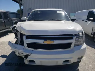 2010 Chevrolet Suburban LT with VIN 1GNUCJE00AR194783, listed as a Copart auction lot 48862905 with 397,952 mi miles and Salvage Title. Bid and sale history available at carsss.com. Image 5.