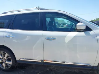 2013 Nissan Pathfinder SV with VIN 5N1AR2MN6DC661849, listed as a IAAI auction lot 41968295 with 186,113 mi miles. Bid and sale history available at carsss.com. Image 14.