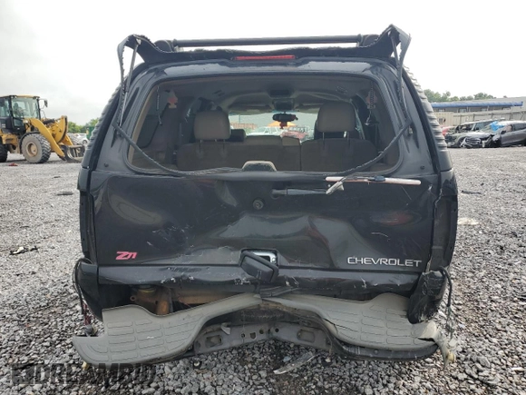 2004 Chevrolet Tahoe Z71 with VIN 1GNEK13ZX4R315428, listed as a Copart auction lot 62396905 with 280,003 mi miles and Salvage title. Bid and sale history available at DreamBid. Image 6.