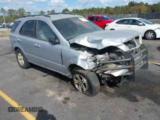 2004 Kia Sorento LX with VIN KNDJC733845275473, listed as a IAAI auction lot 40746072 with 231,936 mi miles. Bid and sale history available at carsss.com. Image 1.